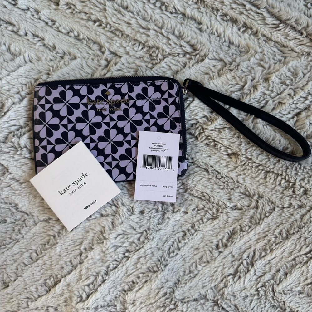 Kate Spade NWT hollie spade clover small l-zip wristlet.